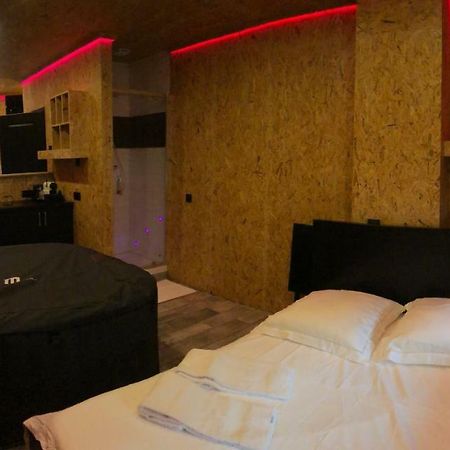 Le Boudoir Apartment มงต์รูช ภายนอก รูปภาพ