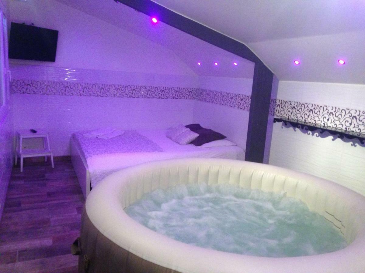 Le Boudoir Apartment มงต์รูช ภายนอก รูปภาพ