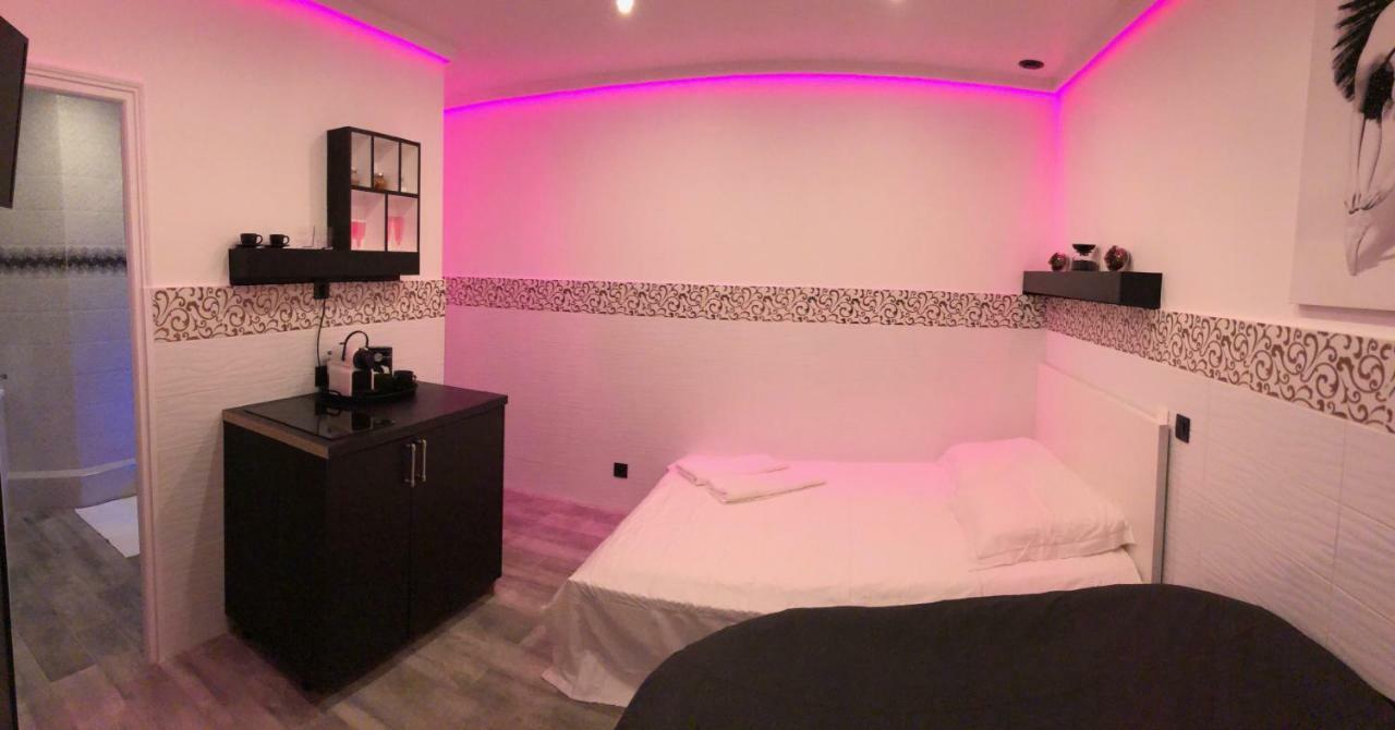 Le Boudoir Apartment มงต์รูช ภายนอก รูปภาพ